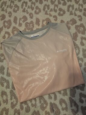 Columbia Lightweight Peach Performance Shirt UPF